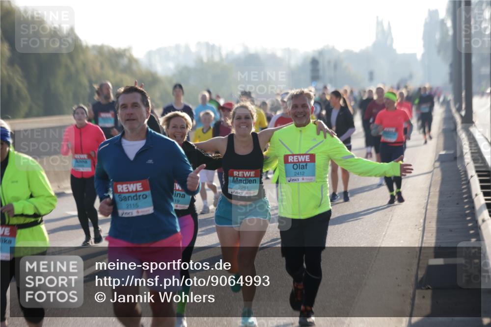 03.10.2025 - Köhlbrandbrückenlauf Jannik Wohlers http://msf.ph/oto/9064993 03.10.2025 09:25:58 Position 3 2115, 19, 2261, 2412 meine-sportfotos.de