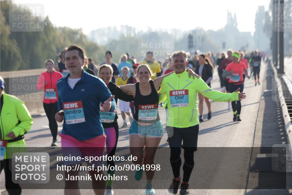03.10.2025 - Köhlbrandbrückenlauf Jannik Wohlers http://msf.ph/oto/9064998 03.10.2025 09:25:58 Position 3 2115, 2419, 2261, 2412 meine-sportfotos.de