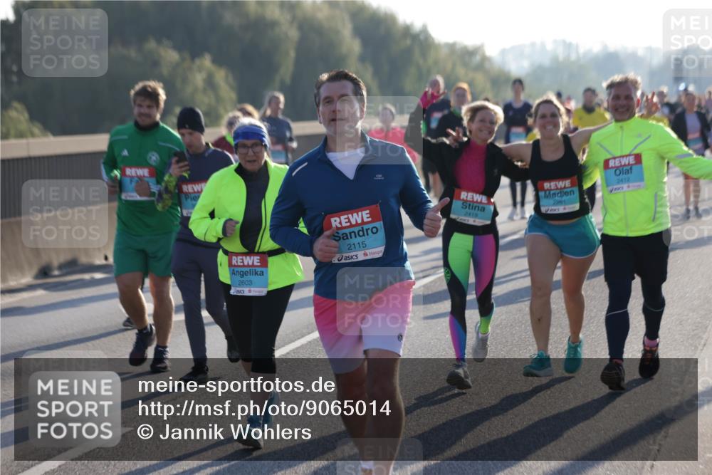 03.10.2025 - Köhlbrandbrückenlauf Jannik Wohlers http://msf.ph/oto/9065014 03.10.2025 09:25:59 Position 3 2603, 2115, 2419, 2201, 2412 meine-sportfotos.de