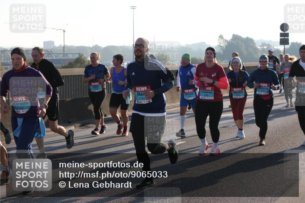 03.10.2025 - Köhlbrandbrückenlauf Lena Gebhardt http://msf.ph/oto/9065033 03.10.2025 09:22:10 Position 1 2885, 1786, 1124, 2079, 1591 meine-sportfotos.de