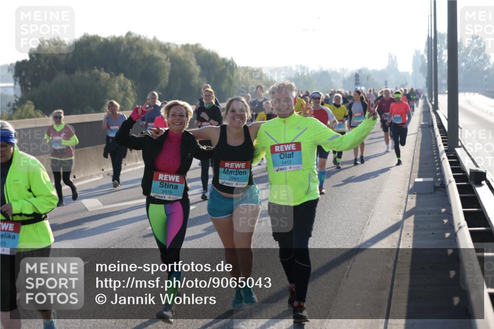 03.10.2025 - Köhlbrandbrückenlauf Jannik Wohlers http://msf.ph/oto/9065043 03.10.2025 09:26:01 Position 3 03, 2419, 2261, 2412 meine-sportfotos.de