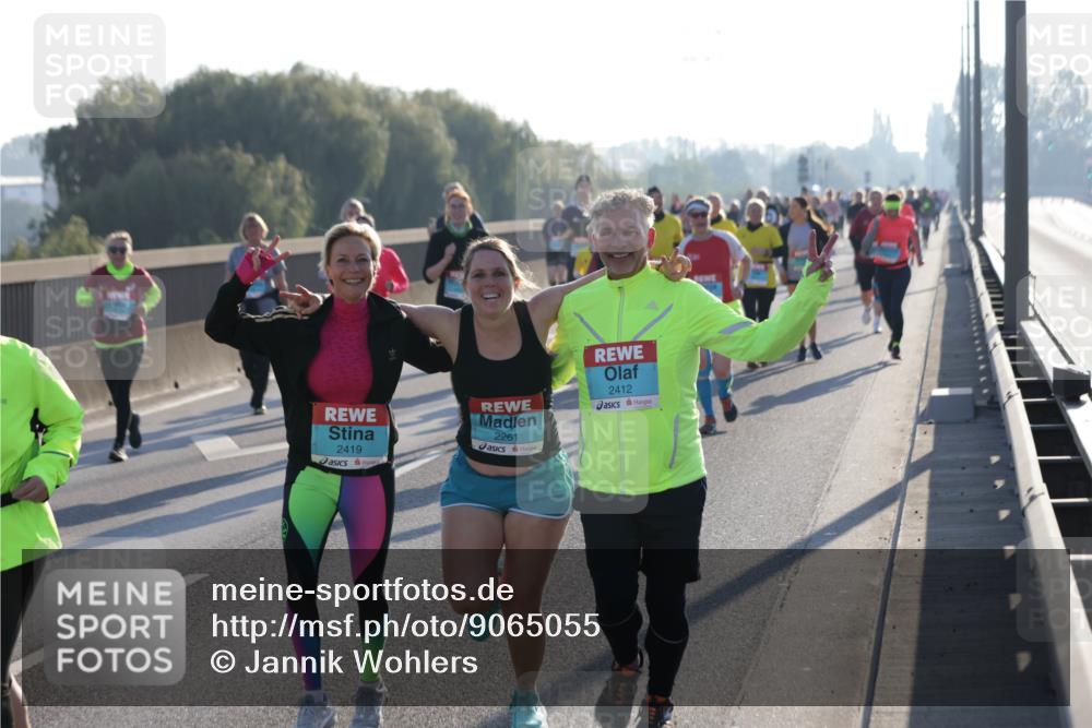 03.10.2025 - Köhlbrandbrückenlauf Jannik Wohlers http://msf.ph/oto/9065055 03.10.2025 09:26:01 Position 3 2419, 2261, 2412 meine-sportfotos.de