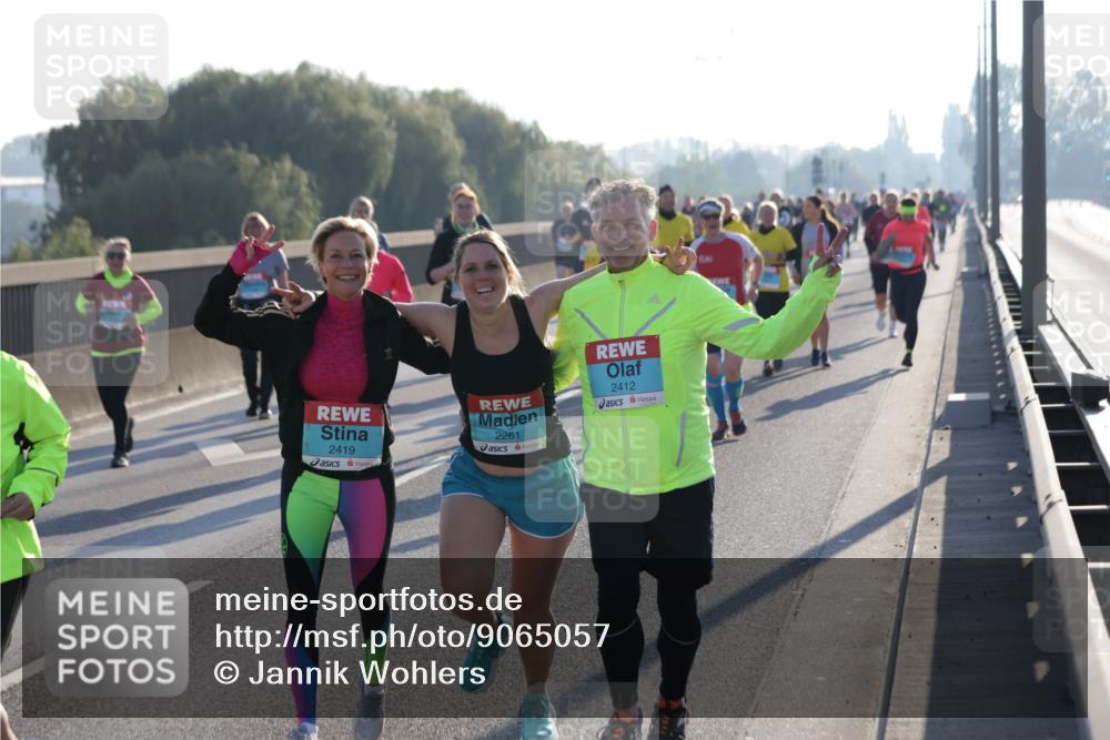 03.10.2025 - Köhlbrandbrückenlauf Jannik Wohlers http://msf.ph/oto/9065057 03.10.2025 09:26:01 Position 3 2419, 2261, 2412 meine-sportfotos.de