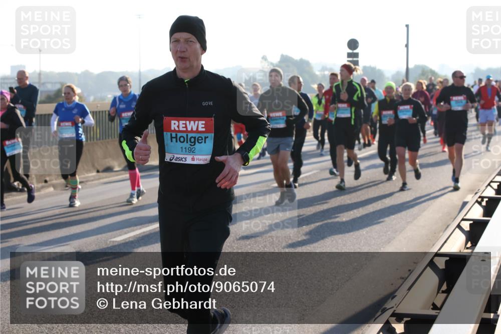 03.10.2025 - Köhlbrandbrückenlauf Lena Gebhardt http://msf.ph/oto/9065074 03.10.2025 09:22:13 Position 1 1192 meine-sportfotos.de