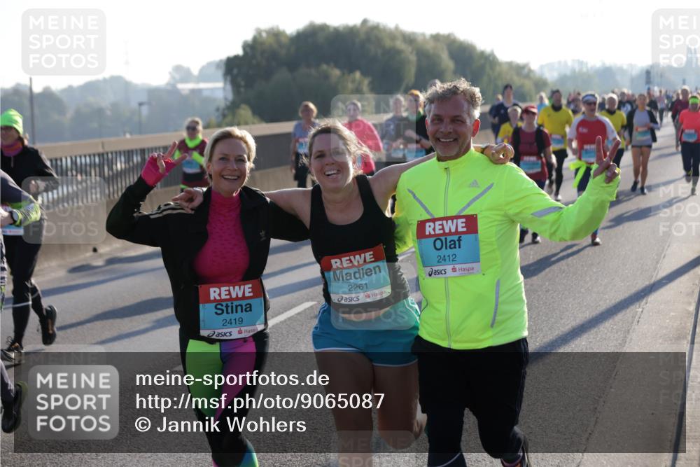 03.10.2025 - Köhlbrandbrückenlauf Jannik Wohlers http://msf.ph/oto/9065087 03.10.2025 09:26:02 Position 3 2419, 2261, 2412 meine-sportfotos.de