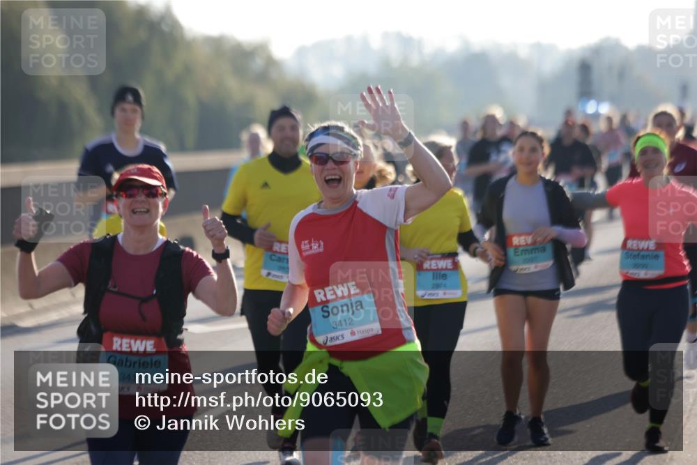 03.10.2025 - Köhlbrandbrückenlauf Jannik Wohlers http://msf.ph/oto/9065093 03.10.2025 09:26:04 Position 3 3413, 3412, 2297, 2874 meine-sportfotos.de