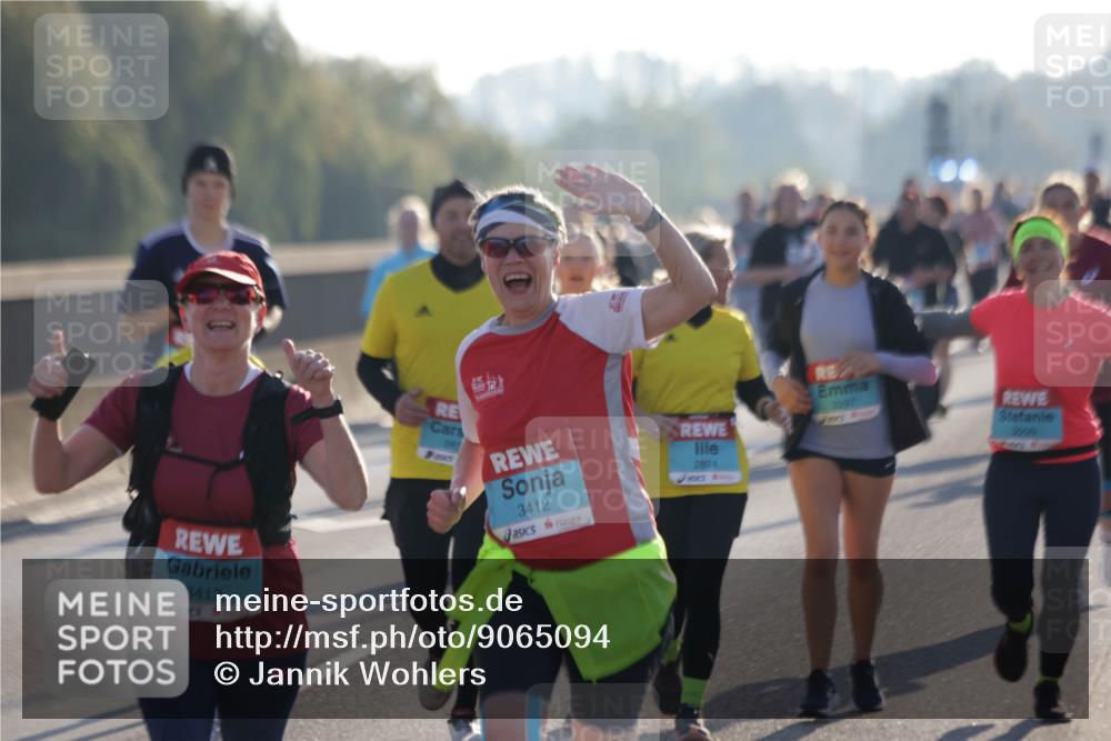 03.10.2025 - Köhlbrandbrückenlauf Jannik Wohlers http://msf.ph/oto/9065094 03.10.2025 09:26:04 Position 3 3413, 3412, 2874, 2297 meine-sportfotos.de