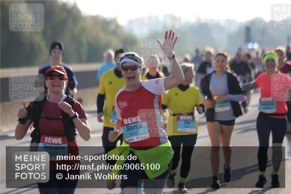 03.10.2025 - Köhlbrandbrückenlauf Jannik Wohlers http://msf.ph/oto/9065100 03.10.2025 09:26:04 Position 3 3413, 3412, 2874 meine-sportfotos.de