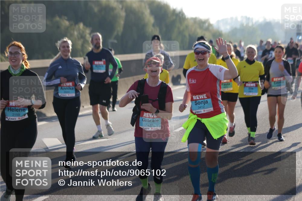 03.10.2025 - Köhlbrandbrückenlauf Jannik Wohlers http://msf.ph/oto/9065102 03.10.2025 09:26:04 Position 3 2159, 2443, 3413, 5, 3412, 2874 meine-sportfotos.de