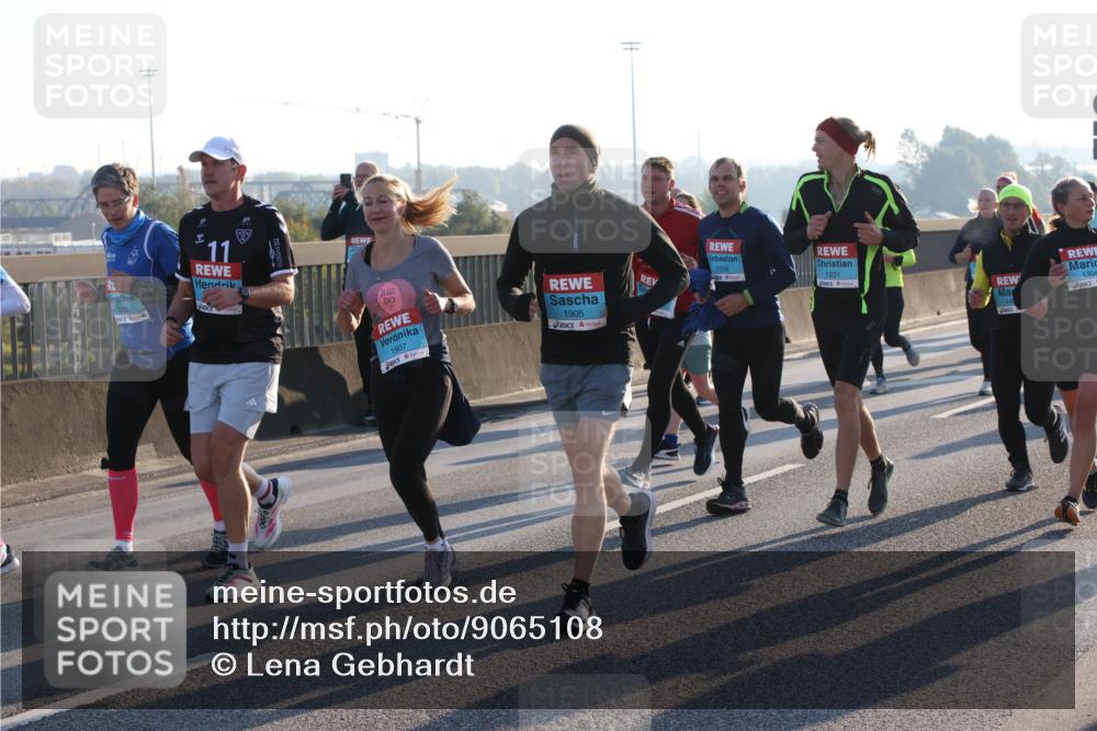 03.10.2025 - Köhlbrandbrückenlauf Lena Gebhardt http://msf.ph/oto/9065108 03.10.2025 09:22:15 Position 1 220, 11, 1907, 1905, 1558, 1201, 1304 meine-sportfotos.de