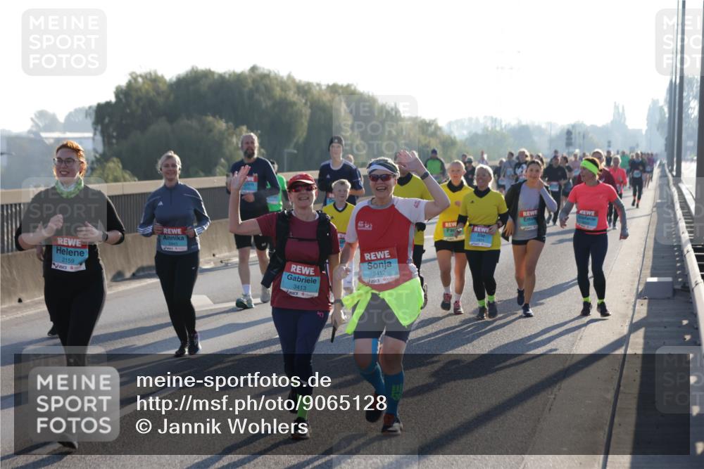 03.10.2025 - Köhlbrandbrückenlauf Jannik Wohlers http://msf.ph/oto/9065128 03.10.2025 09:26:05 Position 3 2159, 3413, 3412 meine-sportfotos.de