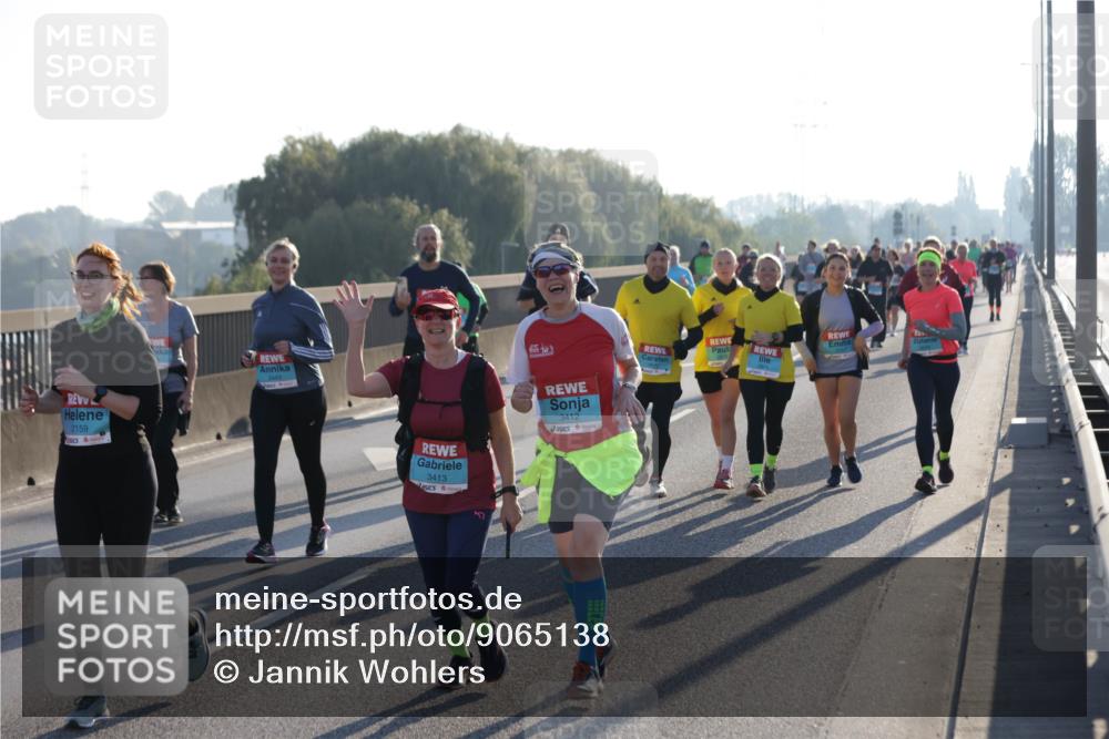 03.10.2025 - Köhlbrandbrückenlauf Jannik Wohlers http://msf.ph/oto/9065138 03.10.2025 09:26:06 Position 3 2159, 2443, 3413, 3412 meine-sportfotos.de