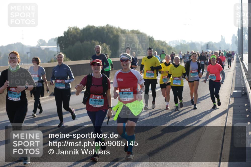 03.10.2025 - Köhlbrandbrückenlauf Jannik Wohlers http://msf.ph/oto/9065145 03.10.2025 09:26:06 Position 3 2159, 3413, 3412 meine-sportfotos.de