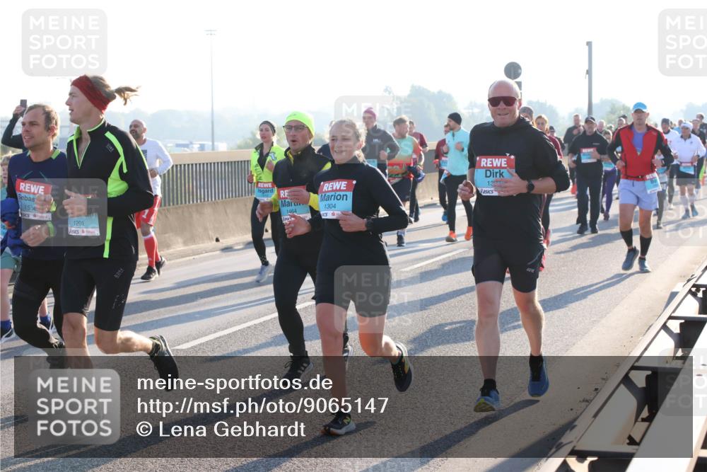 03.10.2025 - Köhlbrandbrückenlauf Lena Gebhardt http://msf.ph/oto/9065147 03.10.2025 09:22:16 Position 1 155, 1201, 1464, 1304, 13 meine-sportfotos.de