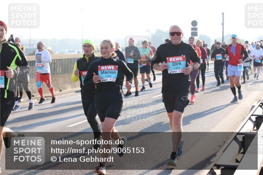 03.10.2025 - Köhlbrandbrückenlauf Lena Gebhardt http://msf.ph/oto/9065153 03.10.2025 09:22:17 Position 1 1304, 1303 meine-sportfotos.de