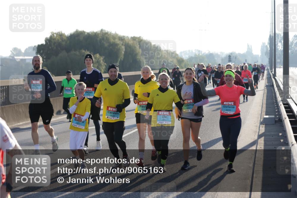 03.10.2025 - Köhlbrandbrückenlauf Jannik Wohlers http://msf.ph/oto/9065163 03.10.2025 09:26:08 Position 3 2875, 2871, 2872, 2297, 2299, 2874 meine-sportfotos.de