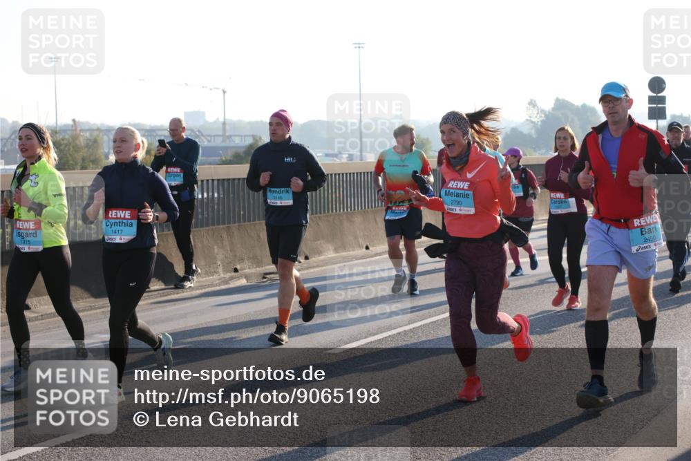 03.10.2025 - Köhlbrandbrückenlauf Lena Gebhardt http://msf.ph/oto/9065198 03.10.2025 09:22:19 Position 1 1915, 1417, 3146, 2790, 2450 meine-sportfotos.de