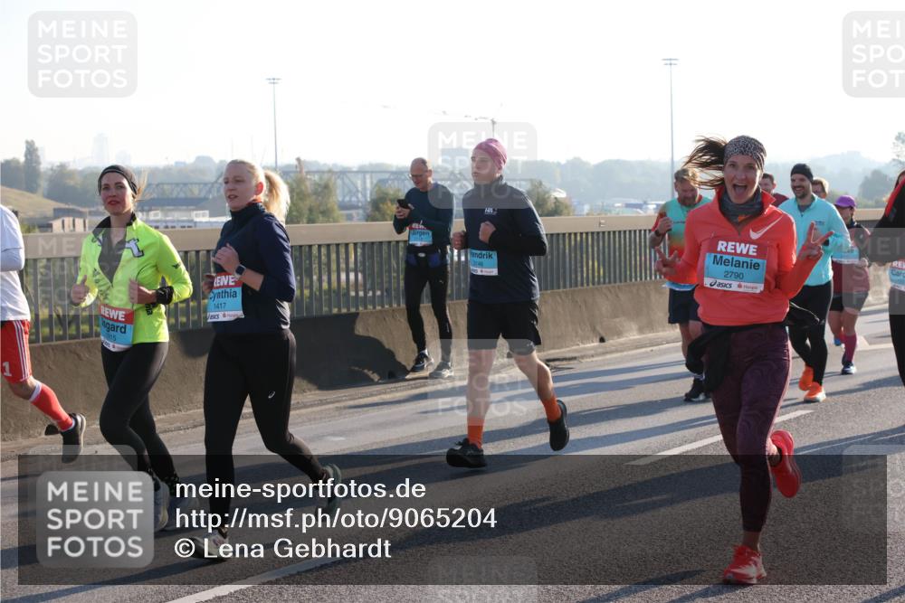 03.10.2025 - Köhlbrandbrückenlauf Lena Gebhardt http://msf.ph/oto/9065204 03.10.2025 09:22:19 Position 1 1915, 1417, 3146, 2790 meine-sportfotos.de
