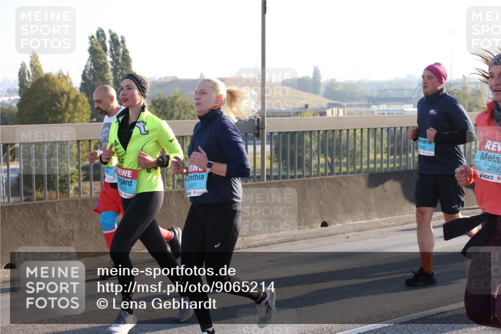 03.10.2025 - Köhlbrandbrückenlauf Lena Gebhardt http://msf.ph/oto/9065214 03.10.2025 09:22:20 Position 1 1915, 1417, 3146, 2790 meine-sportfotos.de