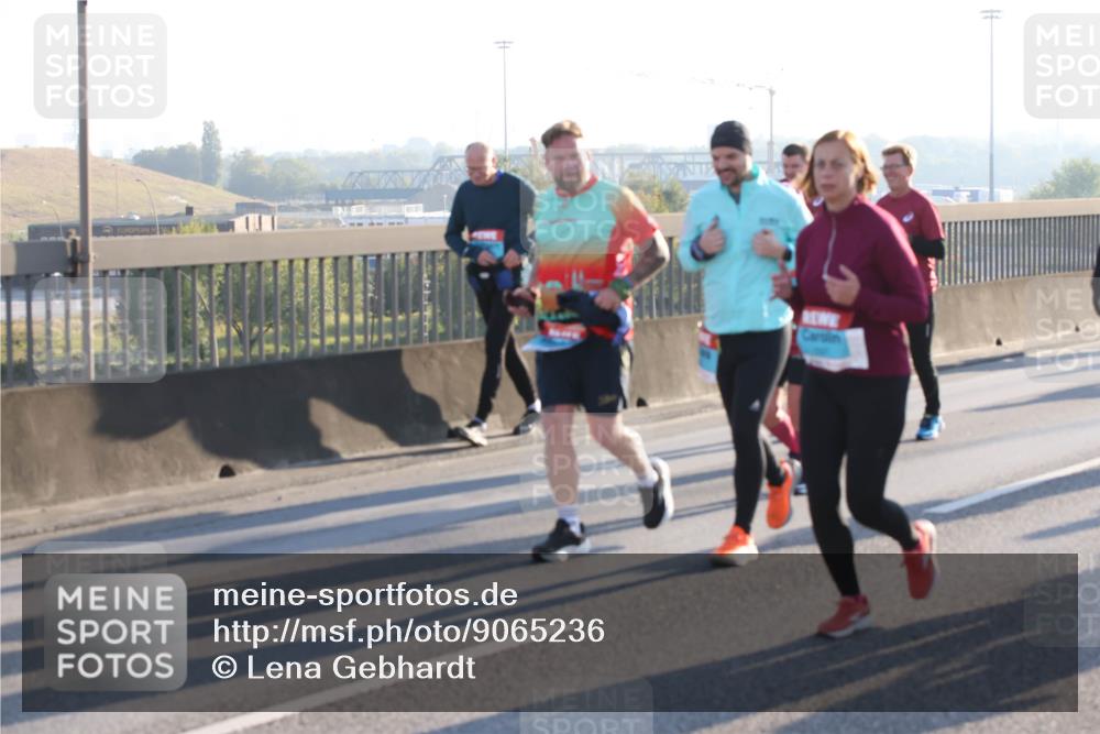 03.10.2025 - Köhlbrandbrückenlauf Lena Gebhardt http://msf.ph/oto/9065236 03.10.2025 09:22:21 Position 1  meine-sportfotos.de