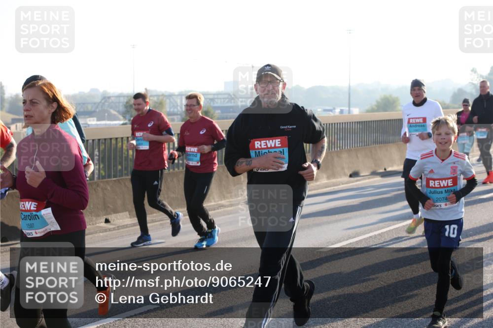 03.10.2025 - Köhlbrandbrückenlauf Lena Gebhardt http://msf.ph/oto/9065247 03.10.2025 09:22:22 Position 1 1597, 1947, 000, 2074, 10 meine-sportfotos.de