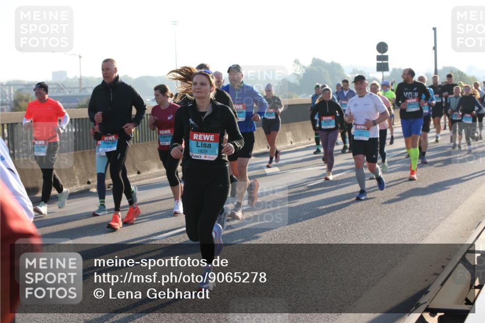 03.10.2025 - Köhlbrandbrückenlauf Lena Gebhardt http://msf.ph/oto/9065278 03.10.2025 09:22:25 Position 1 1829 meine-sportfotos.de