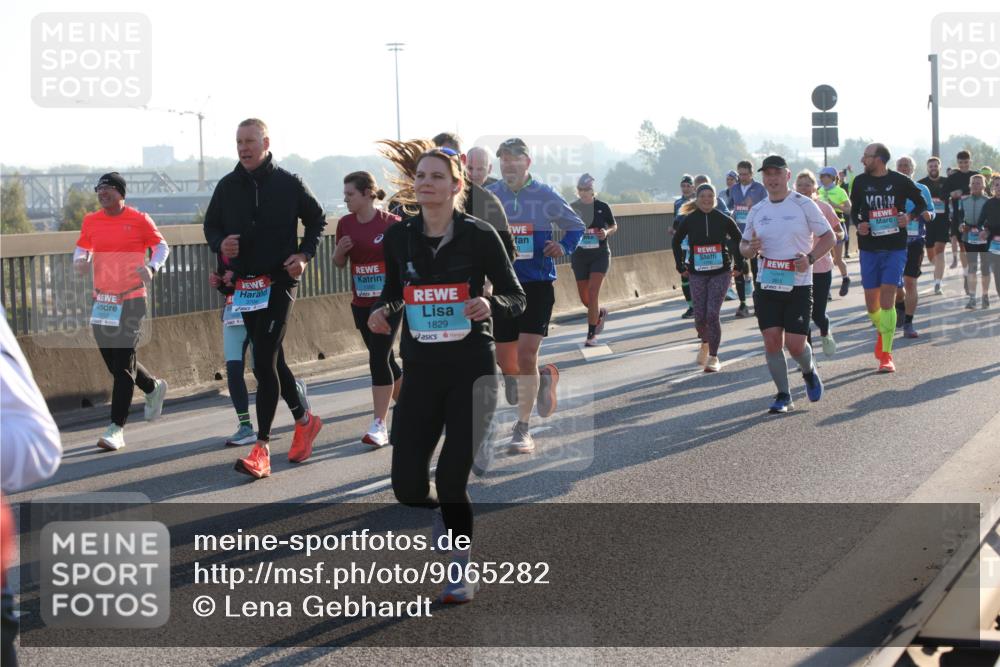 03.10.2025 - Köhlbrandbrückenlauf Lena Gebhardt http://msf.ph/oto/9065282 03.10.2025 09:22:25 Position 1 1829 meine-sportfotos.de