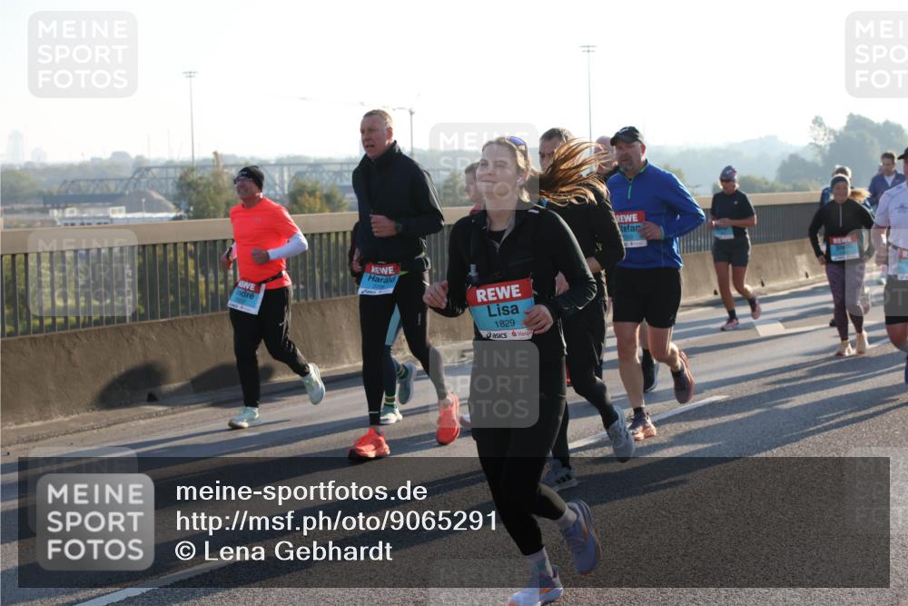 03.10.2025 - Köhlbrandbrückenlauf Lena Gebhardt http://msf.ph/oto/9065291 03.10.2025 09:22:25 Position 1 1829, 1510 meine-sportfotos.de
