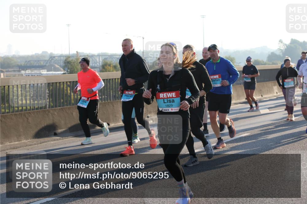 03.10.2025 - Köhlbrandbrückenlauf Lena Gebhardt http://msf.ph/oto/9065295 03.10.2025 09:22:25 Position 1 1829, 1510 meine-sportfotos.de