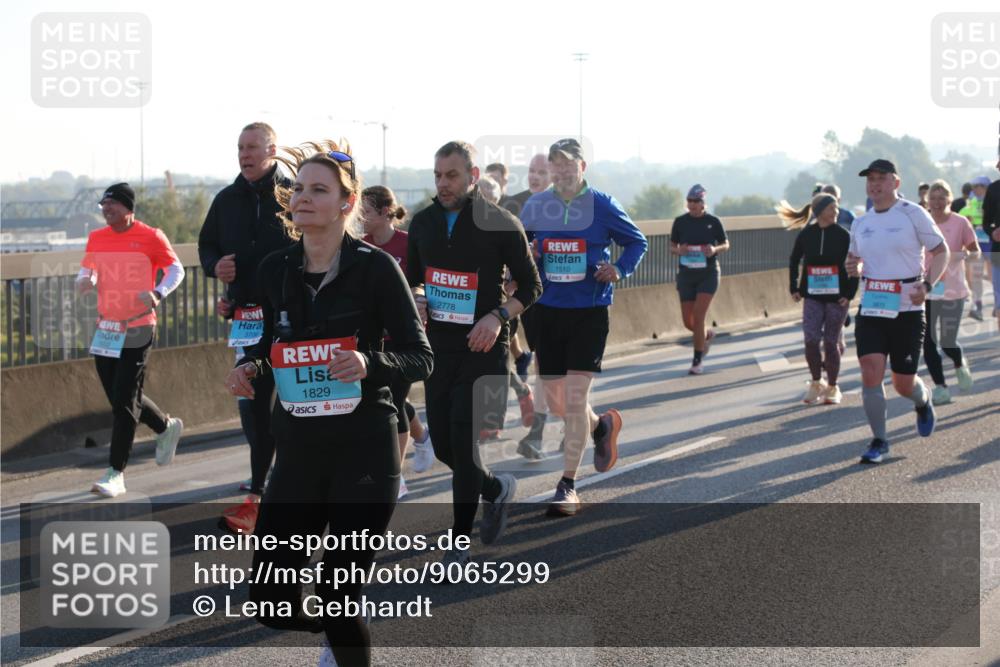 03.10.2025 - Köhlbrandbrückenlauf Lena Gebhardt http://msf.ph/oto/9065299 03.10.2025 09:22:26 Position 1 1829, 2778, 1510 meine-sportfotos.de