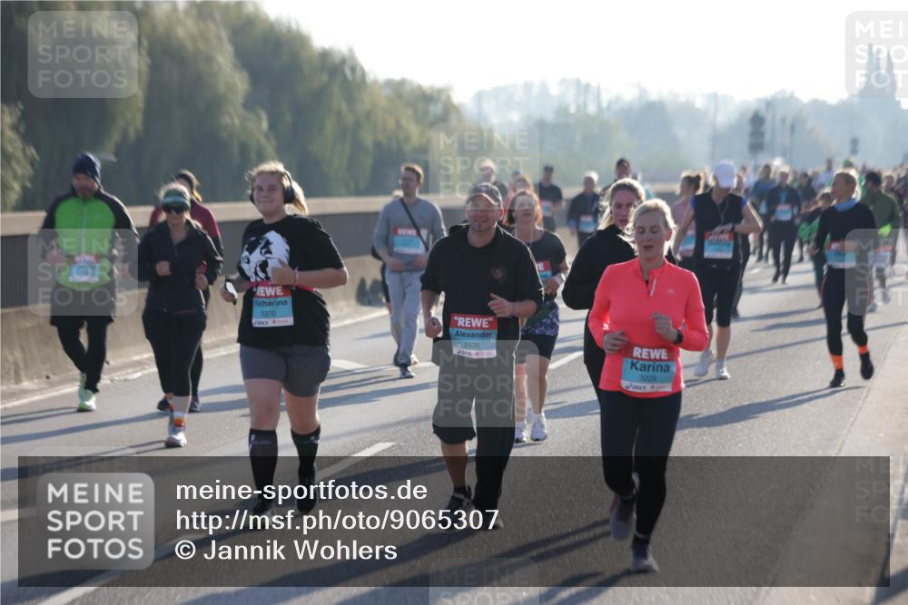 03.10.2025 - Köhlbrandbrückenlauf Jannik Wohlers http://msf.ph/oto/9065307 03.10.2025 09:26:14 Position 3 3370, 2636, 3225 meine-sportfotos.de