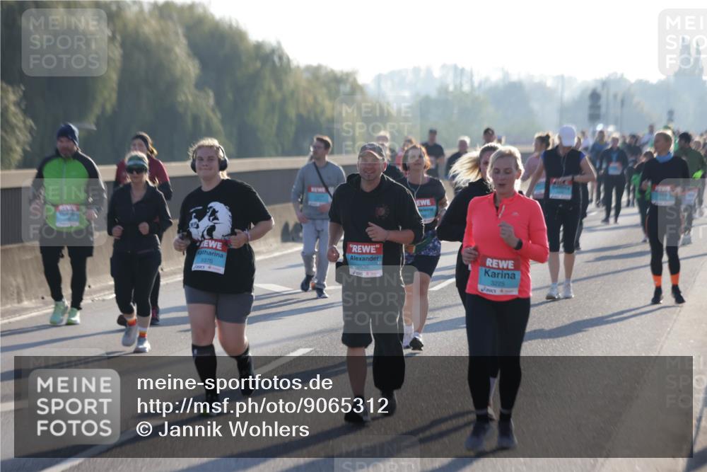 03.10.2025 - Köhlbrandbrückenlauf Jannik Wohlers http://msf.ph/oto/9065312 03.10.2025 09:26:14 Position 3 3370, 2636, 3225 meine-sportfotos.de