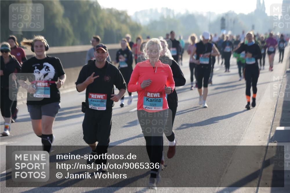 03.10.2025 - Köhlbrandbrückenlauf Jannik Wohlers http://msf.ph/oto/9065336 03.10.2025 09:26:15 Position 3 3370, 2636, 3225 meine-sportfotos.de