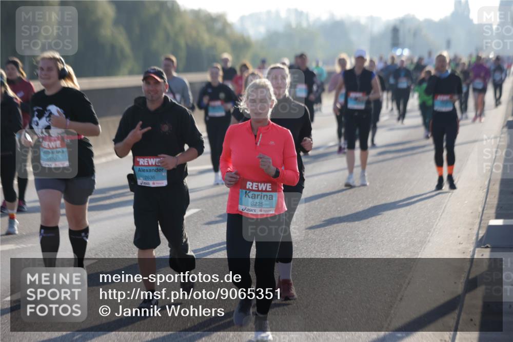 03.10.2025 - Köhlbrandbrückenlauf Jannik Wohlers http://msf.ph/oto/9065351 03.10.2025 09:26:15 Position 3 3370, 2636, 3225 meine-sportfotos.de