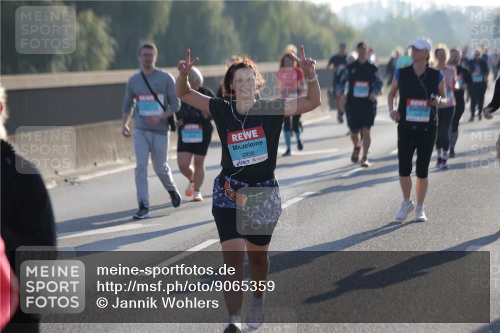 03.10.2025 - Köhlbrandbrückenlauf Jannik Wohlers http://msf.ph/oto/9065359 03.10.2025 09:26:19 Position 3 2936 meine-sportfotos.de