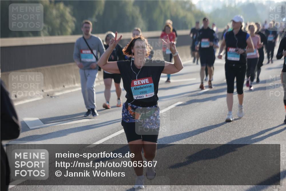 03.10.2025 - Köhlbrandbrückenlauf Jannik Wohlers http://msf.ph/oto/9065367 03.10.2025 09:26:19 Position 3 2936 meine-sportfotos.de