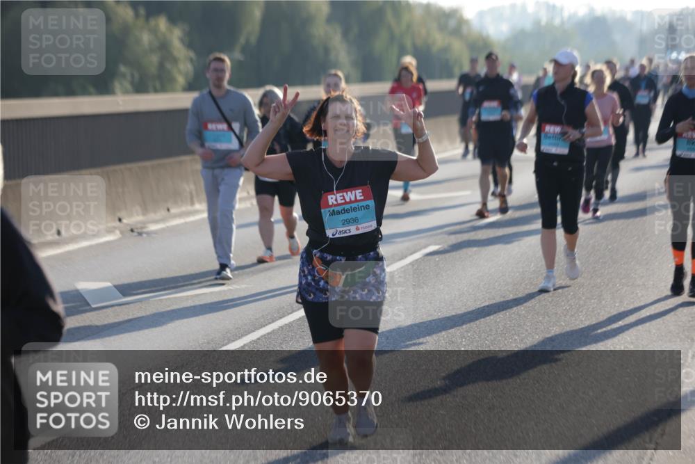 03.10.2025 - Köhlbrandbrückenlauf Jannik Wohlers http://msf.ph/oto/9065370 03.10.2025 09:26:19 Position 3 2936, 116 meine-sportfotos.de