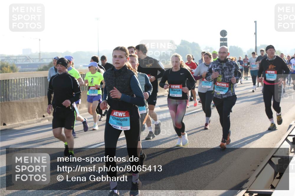 03.10.2025 - Köhlbrandbrückenlauf Lena Gebhardt http://msf.ph/oto/9065413 03.10.2025 09:22:31 Position 1 2686, 3445, 1669 meine-sportfotos.de