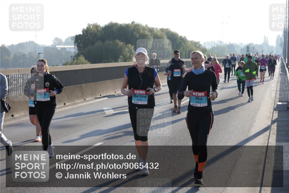 03.10.2025 - Köhlbrandbrückenlauf Jannik Wohlers http://msf.ph/oto/9065432 03.10.2025 09:26:24 Position 3 3103, 2553, 2550 meine-sportfotos.de