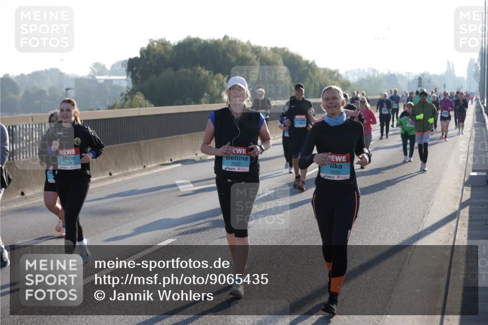 03.10.2025 - Köhlbrandbrückenlauf Jannik Wohlers http://msf.ph/oto/9065435 03.10.2025 09:26:24 Position 3 3103, 2553, 2550 meine-sportfotos.de