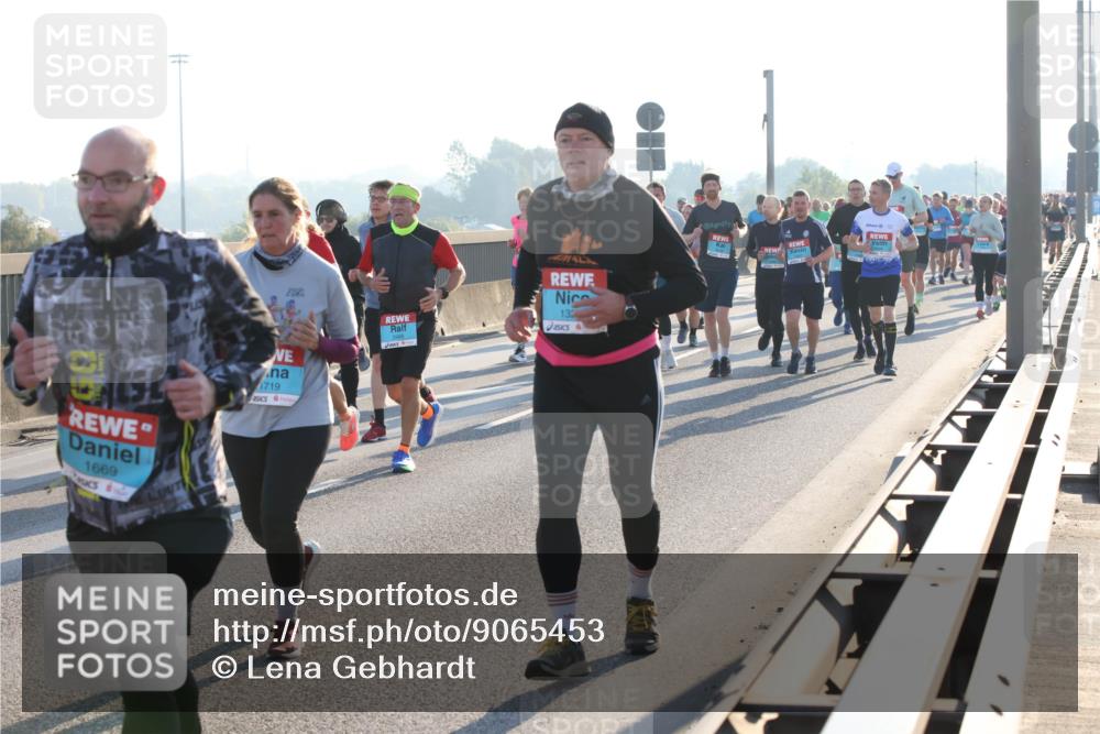 03.10.2025 - Köhlbrandbrückenlauf Lena Gebhardt http://msf.ph/oto/9065453 03.10.2025 09:22:33 Position 1 1669, 1719, 132 meine-sportfotos.de
