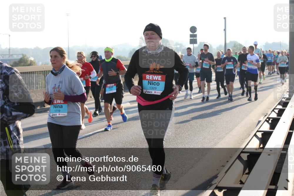 03.10.2025 - Köhlbrandbrückenlauf Lena Gebhardt http://msf.ph/oto/9065460 03.10.2025 09:22:33 Position 1 1719, 1329 meine-sportfotos.de