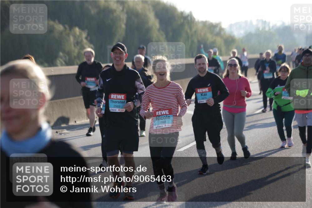 03.10.2025 - Köhlbrandbrückenlauf Jannik Wohlers http://msf.ph/oto/9065463 03.10.2025 09:26:25 Position 3 2569, 2568, 3475 meine-sportfotos.de