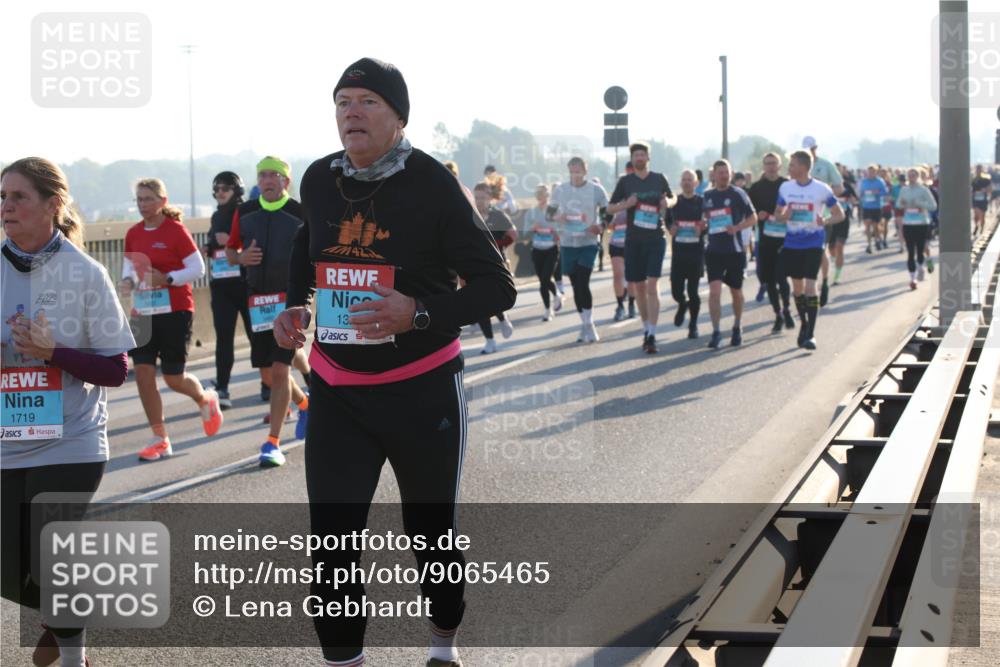 03.10.2025 - Köhlbrandbrückenlauf Lena Gebhardt http://msf.ph/oto/9065465 03.10.2025 09:22:34 Position 1 1719, 13 meine-sportfotos.de