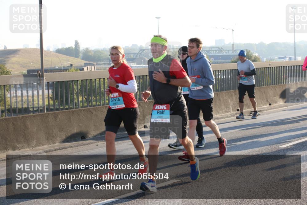 03.10.2025 - Köhlbrandbrückenlauf Lena Gebhardt http://msf.ph/oto/9065504 03.10.2025 09:22:36 Position 1 3487, 3486, 1708, 2 meine-sportfotos.de