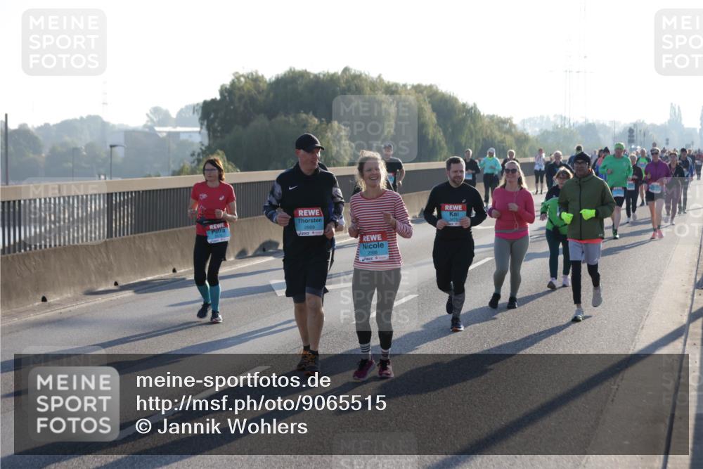 03.10.2025 - Köhlbrandbrückenlauf Jannik Wohlers http://msf.ph/oto/9065515 03.10.2025 09:26:26 Position 3 2569, 2568, 3475 meine-sportfotos.de