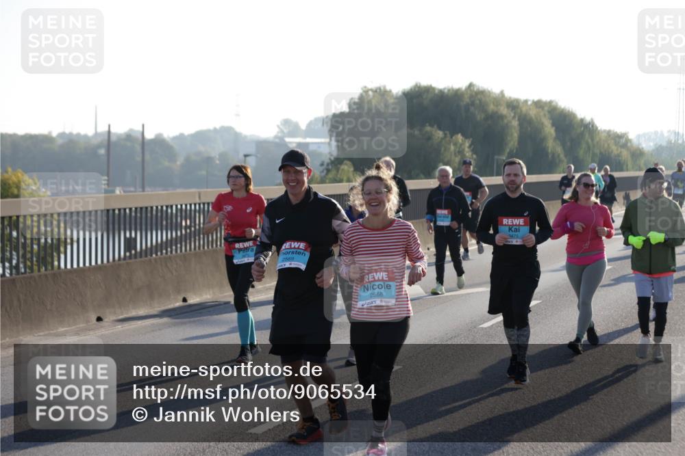 03.10.2025 - Köhlbrandbrückenlauf Jannik Wohlers http://msf.ph/oto/9065534 03.10.2025 09:26:28 Position 3 2569, 2568, 3475 meine-sportfotos.de