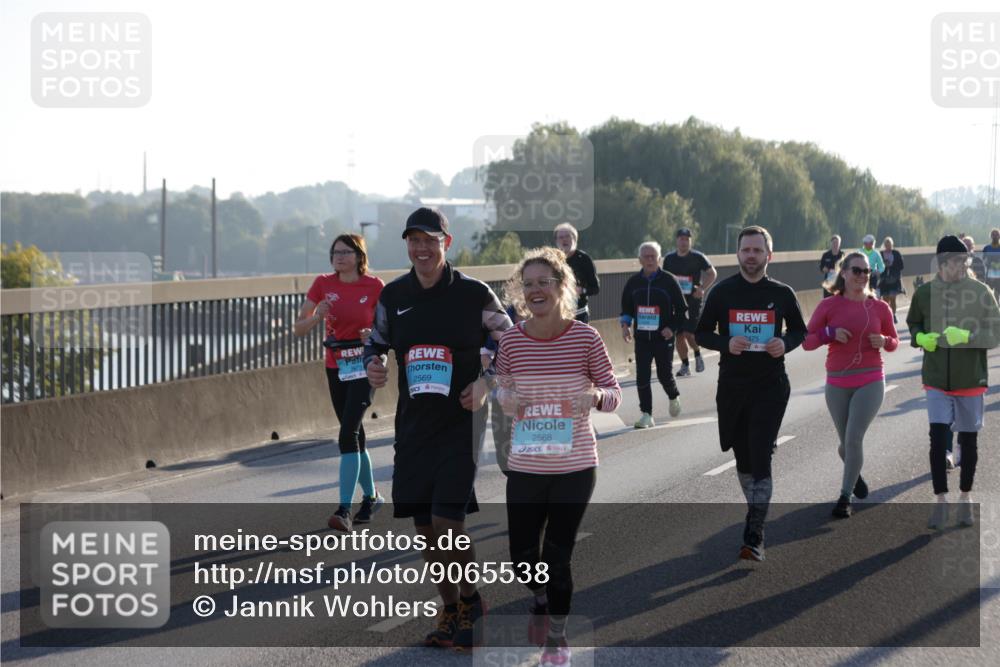 03.10.2025 - Köhlbrandbrückenlauf Jannik Wohlers http://msf.ph/oto/9065538 03.10.2025 09:26:28 Position 3 2569, 2568, 2475 meine-sportfotos.de