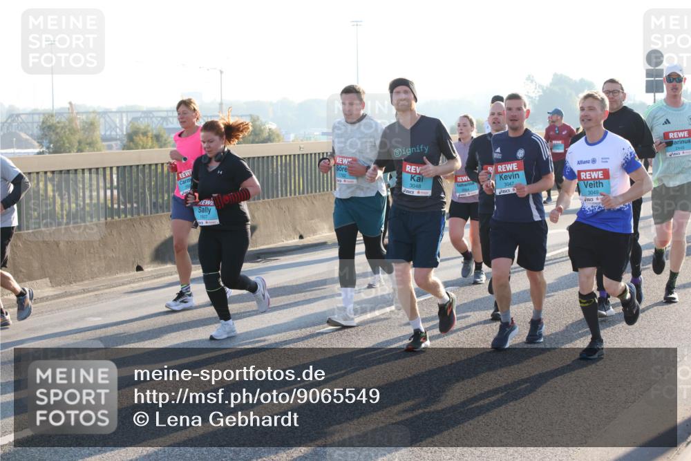 03.10.2025 - Köhlbrandbrückenlauf Lena Gebhardt http://msf.ph/oto/9065549 03.10.2025 09:22:37 Position 1 1807, 1782, 3048, 3047, 3049, 2449 meine-sportfotos.de