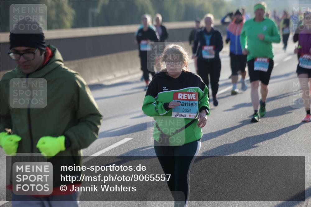 03.10.2025 - Köhlbrandbrückenlauf Jannik Wohlers http://msf.ph/oto/9065557 03.10.2025 09:26:30 Position 3 3624 meine-sportfotos.de